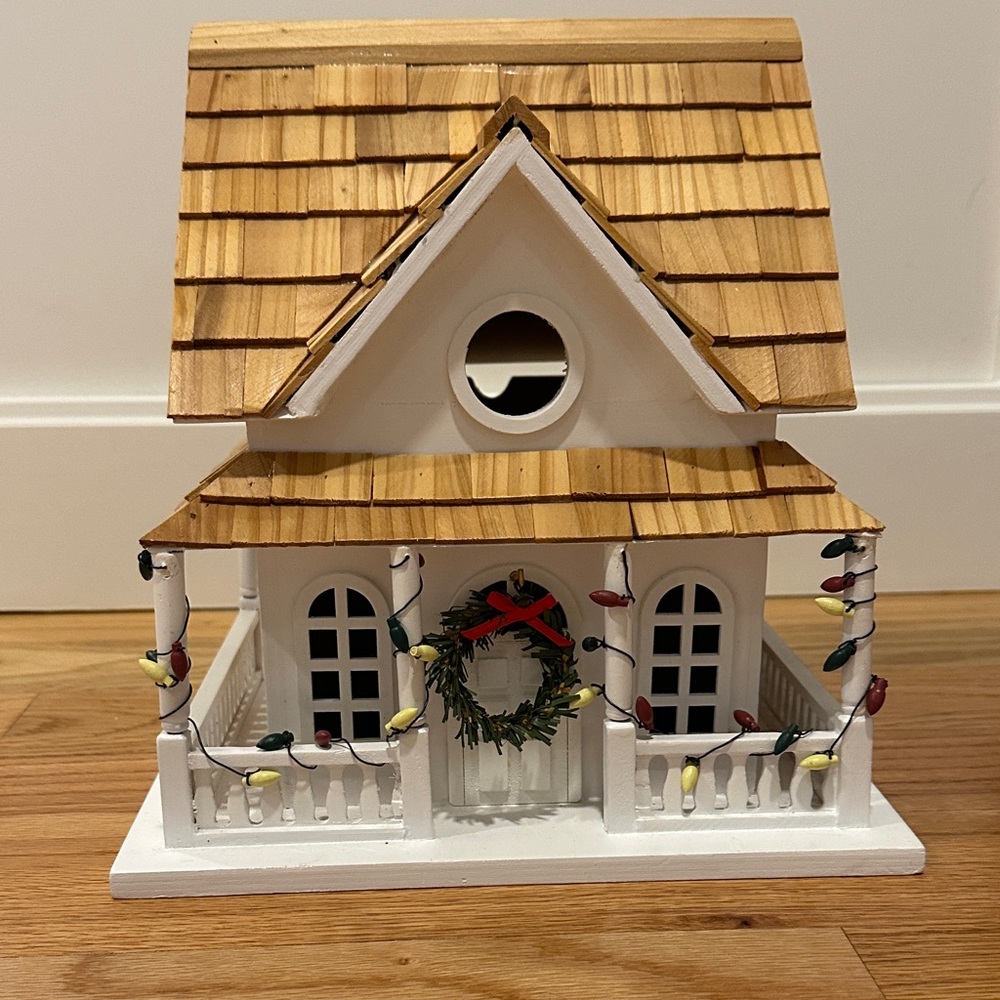 New Gardeners Eden Holiday Bird House